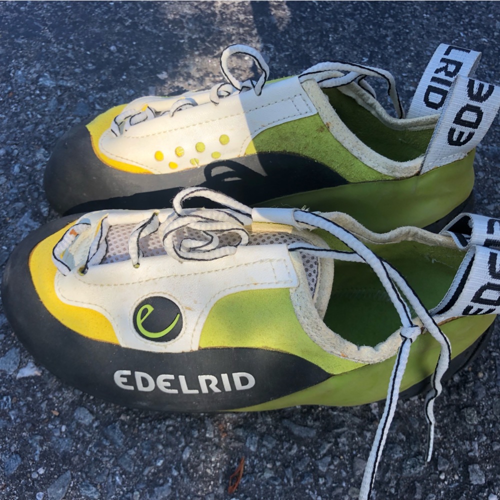 Womens climbing shoes 6.5. Never worn. Edelrid.